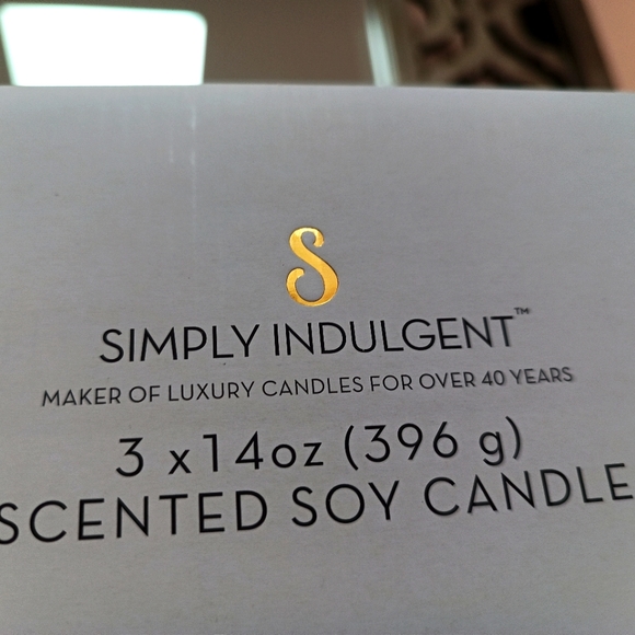 SIMPLY INDULGENT 3-Piece Fragranced Candle Set - Picture 13 of 14